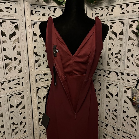 NWT! LULUS LOVELY MAROON RED FITTED WITH TRUMPET SKIRT SLEEVELESS FORMAL DRESS - Picture 7 of 9
